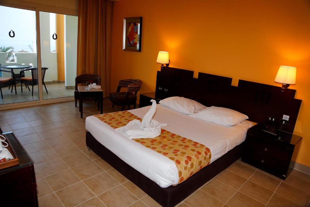 Двухместный (Двухместный номер с 1 кроватью или 2 отдельными кроватями, вид на море) отеля Coral Sun Beach, Сафага