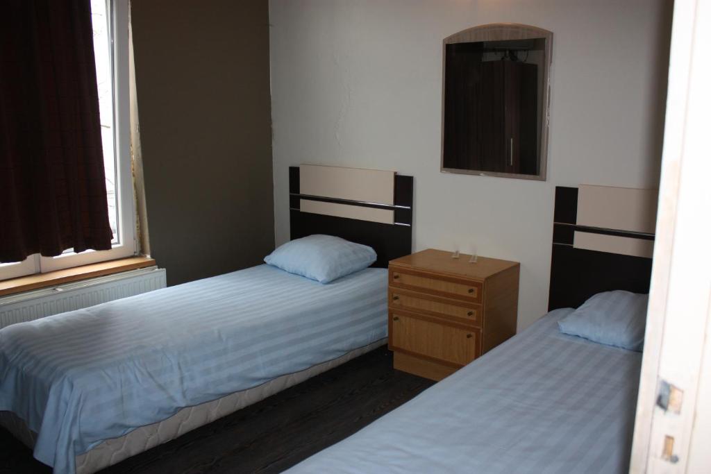 Двухместный (Двухместный номер с 1 кроватью и общей ванной комнатой) отеля Hotel Sansa, Маастрихт