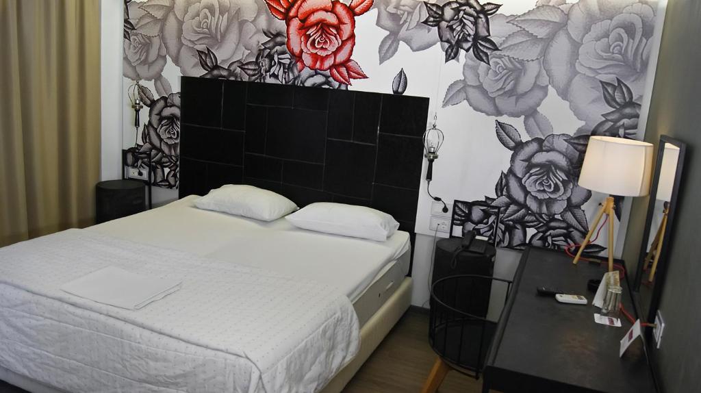 Двухместный (Улучшенный номер с кроватью размера «queen-size») отеля Adonis City Hotel, Патра