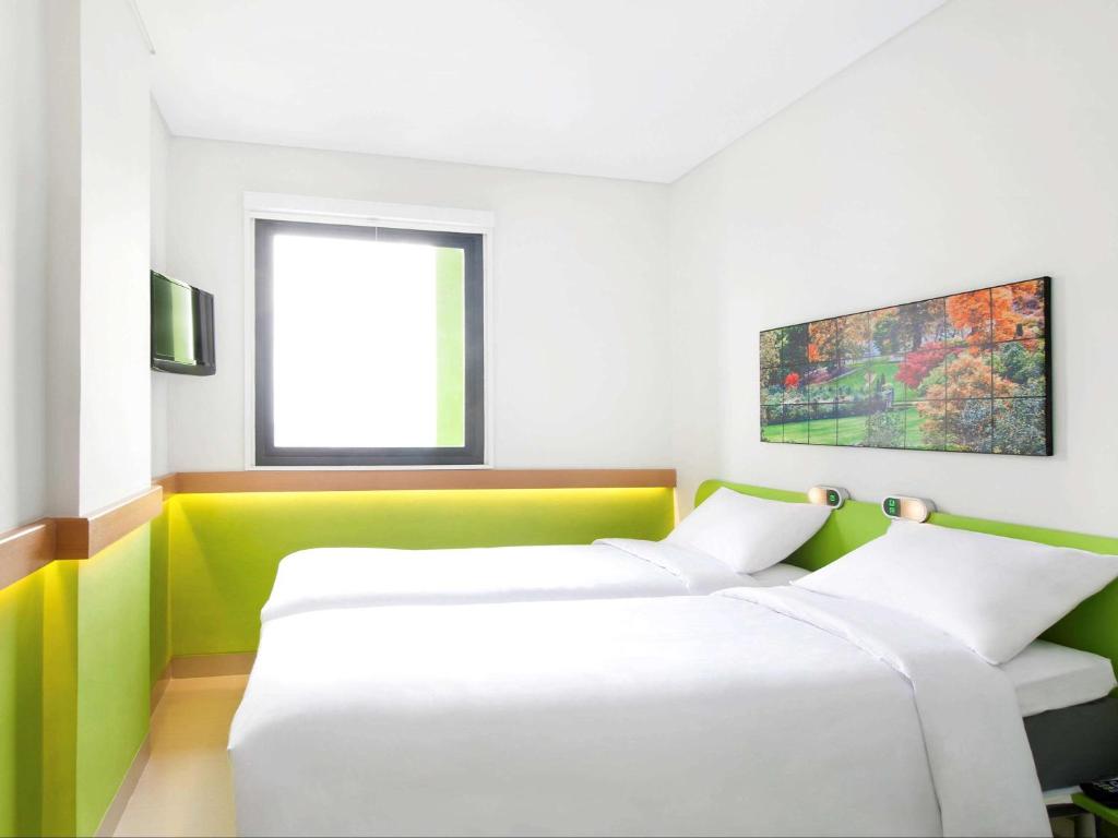 Двухместный (Standard 2 Single Bed), Ibis Budget Jakarta Daan Mogot