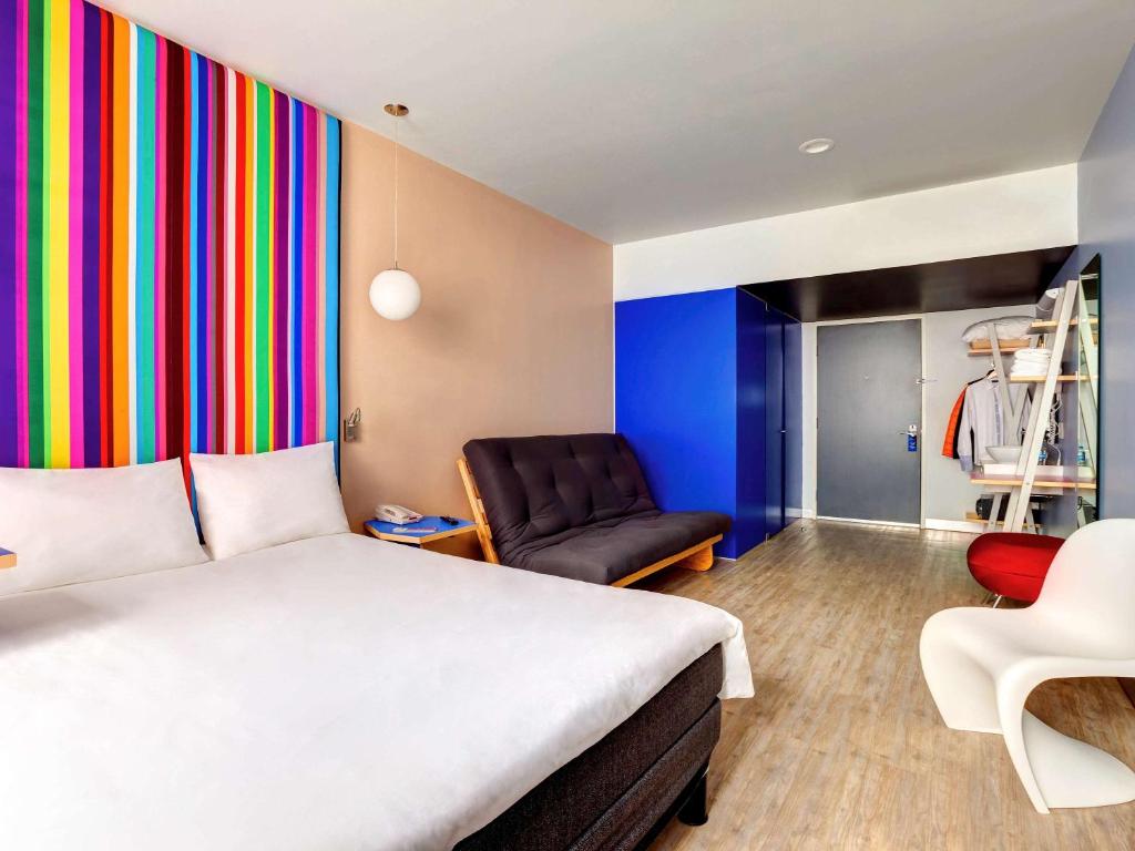 Сьюит (Люкс с 1 двуспальной кроватью и 1 диваном-кроватью) отеля Ibis Styles Mexico Zona Rosa, Мехико