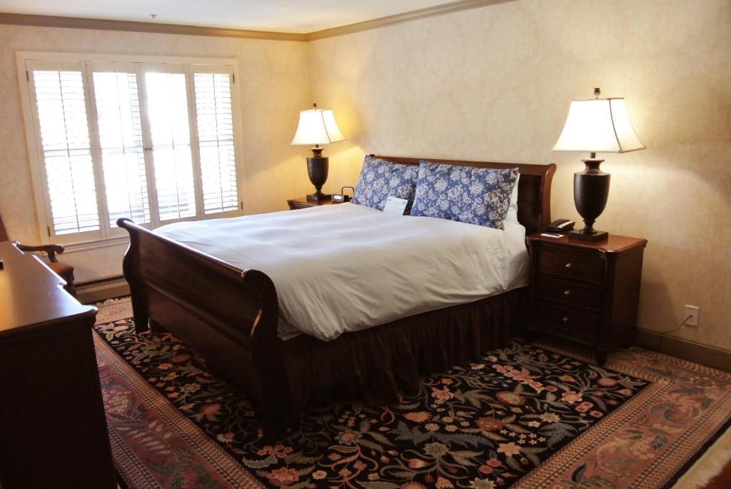 Сьюит (Люкс с 2 спальнями, 2 двуспальными кроватями и 1 кроватью размера «queen-size») отеля Cow Hollow Inn and Suites, Сан-Франциско