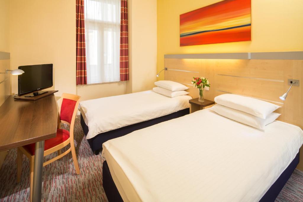 Двухместный (Двухместный номер с 1 кроватью или 2 отдельными кроватями) отеля Exe City Park Hotel, Прага