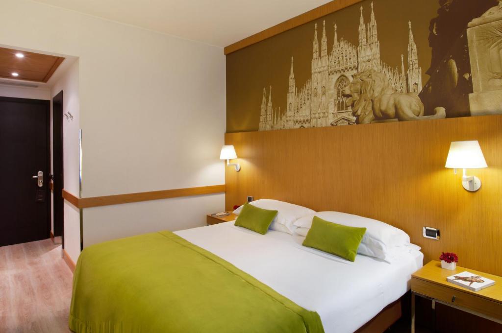 Двухместный (Улучшенный двухместный номер с 1 кроватью или 2 отдельными кроватями) отеля Starhotels Tourist, Милан