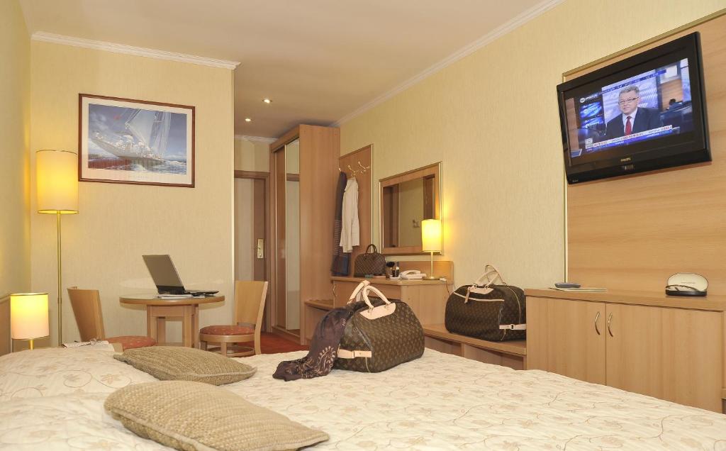 Двухместный (Стандартный двухместный номер с 1 кроватью или 2 отдельными кроватями) курортного отеля Kormoran Rowy, Ровы
