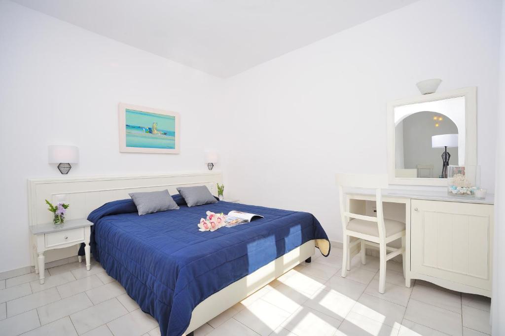 Двухместный (Двухместный номер Делюкс с 1 кроватью и видом на море) отеля Mykonos Beach Hotel, Миконос