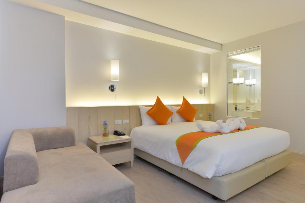 Двухместный (Улучшенный номер с кроватью размера «king-size») отеля Hisea Huahin, Хуахин