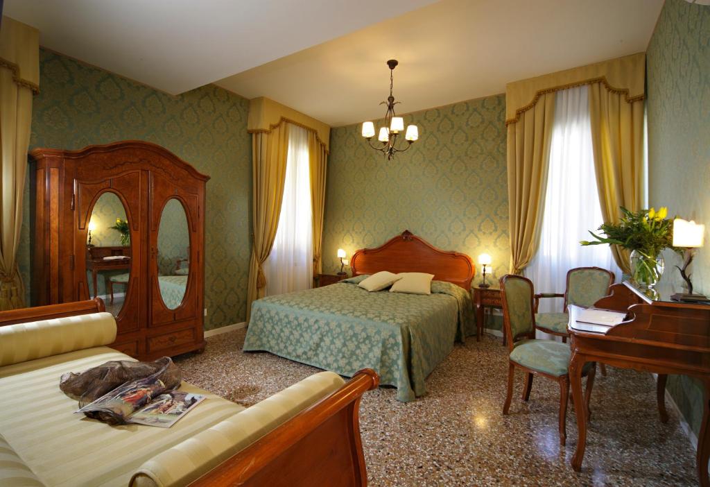 Четырехместный (Четырехместный номер) отеля B&B Al Palazzetto, Венеция