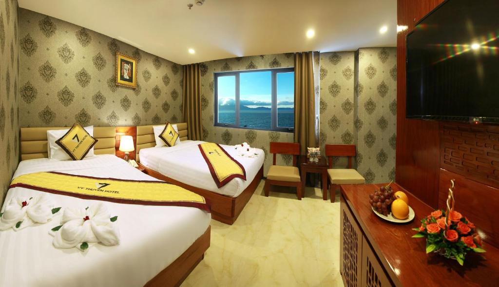 Двухместный (Двухместный номер Делюкс с 2 отдельными кроватями) отеля Vy Thuyen Hotel, Дананг