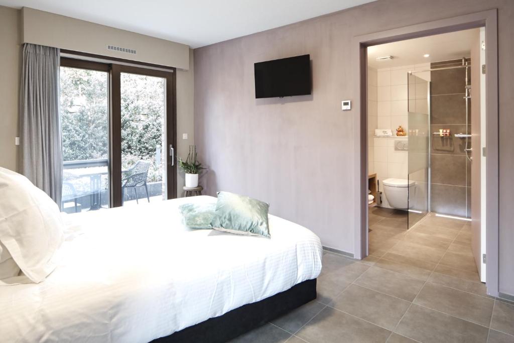 Двухместный (Двухместный номер с 1 кроватью и собственной ванной комнатой) отеля De Steenen Molen Restaurant - B&B, Антверпен