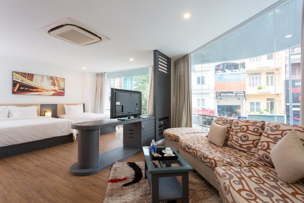 Сьюит (Royal Suite with City View and Pool Access), Cititel Central Saigon