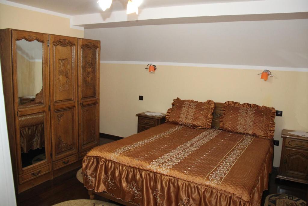 Двухместный (Двухместный номер с 1 кроватью и общей ванной комнатой) гостевого дома Pensiunea Casa Cristina, Гура-Гуморулуй