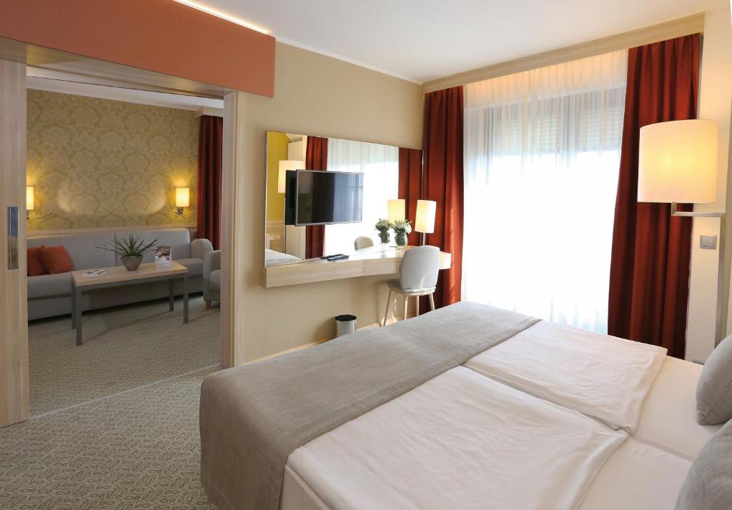 Сьюит (Улучшенный люкс) отеля Danubius Health Spa Resort Aqua - Все включено, Хевиз