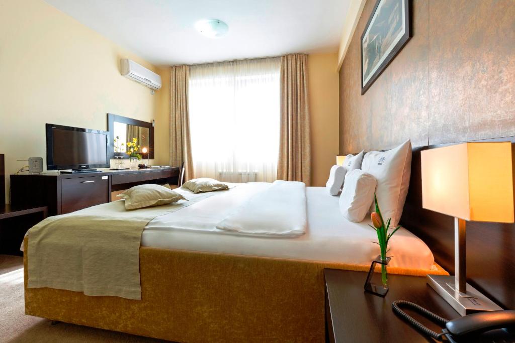 Двухместный (Двухместный номер с 1 кроватью или 2 отдельными кроватями) отеля Hotel Nevski, Белград