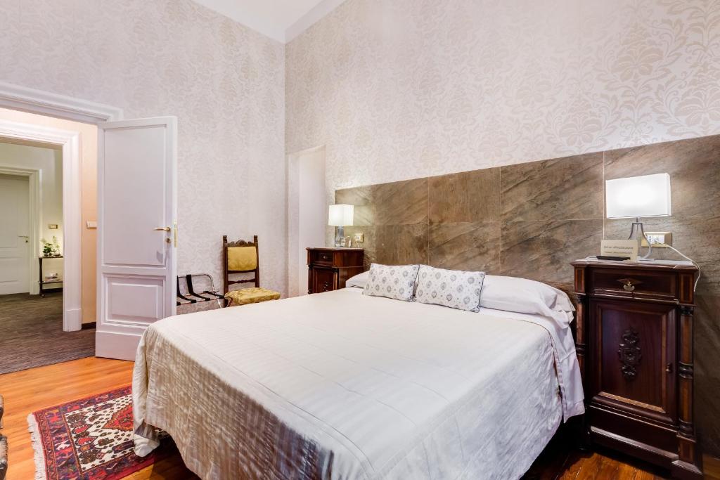 Сьюит (Полулюкс (для 2-4 взрослых)), Affreschi Su Roma Luxury B&B