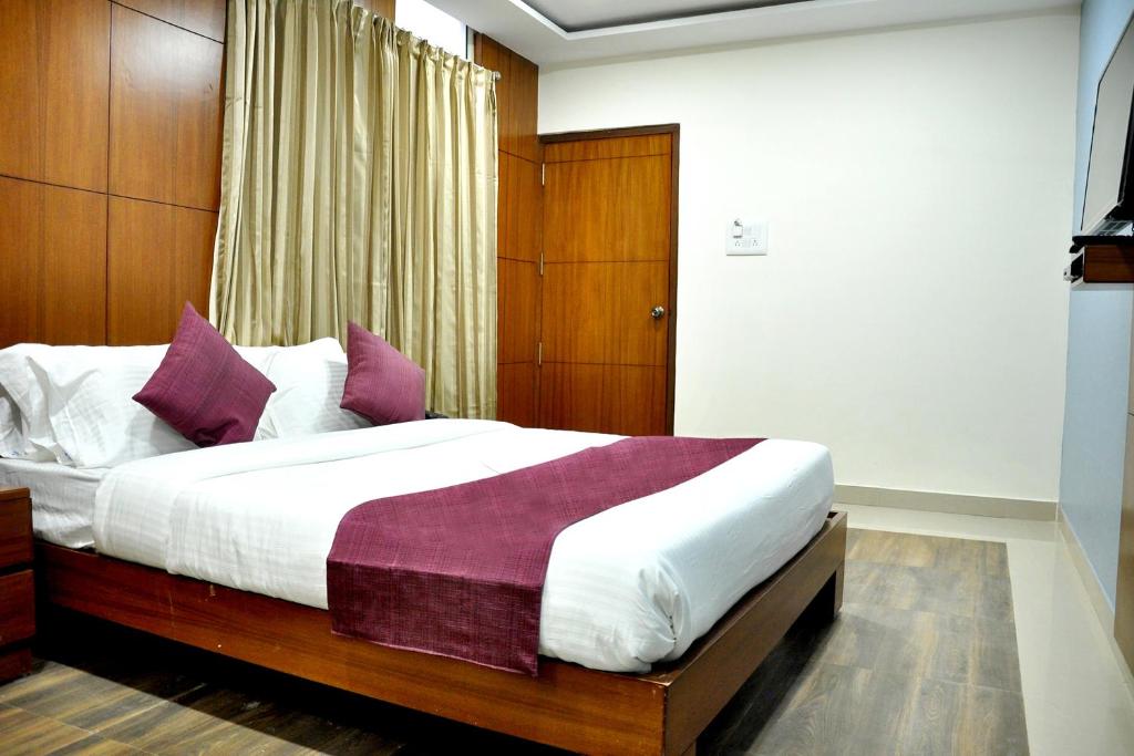 Двухместный (Двухместный номер с 1 кроватью или 2 отдельными кроватями) отеля Shoba Enclave, Бангалор