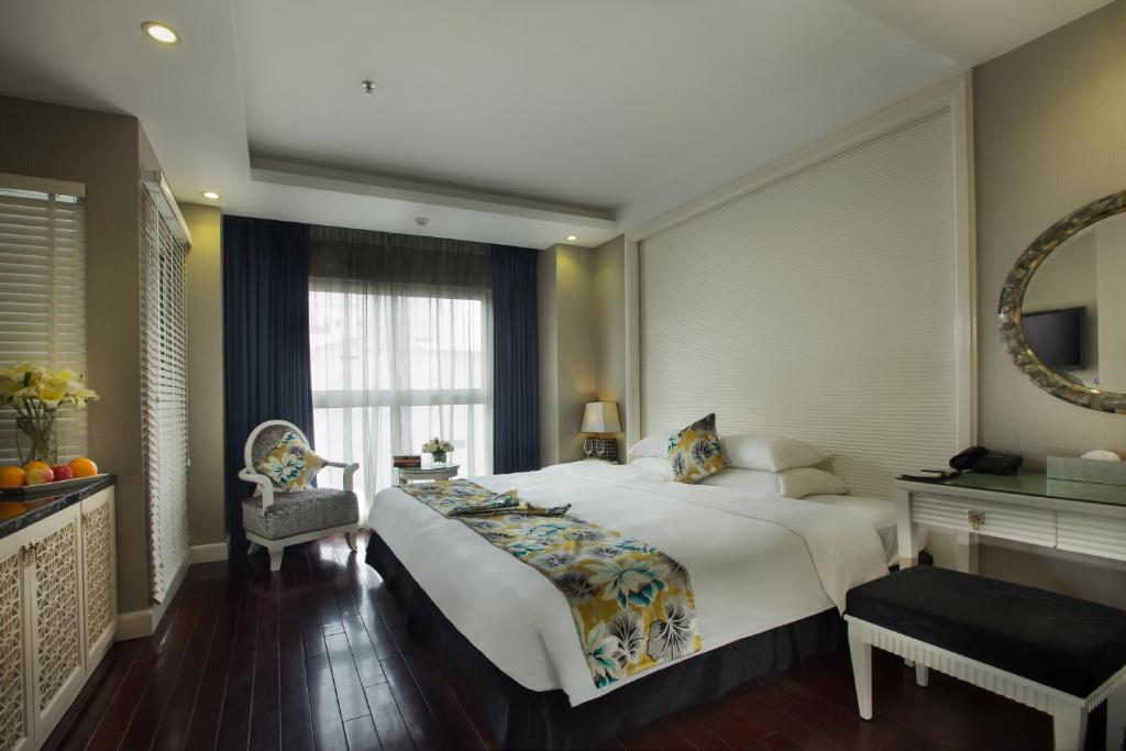 Двухместный (Роскошный двухместный номер с 1 кроватью или 2 отдельными кроватями) отеля Golden Silk Boutique Hotel, Ханой