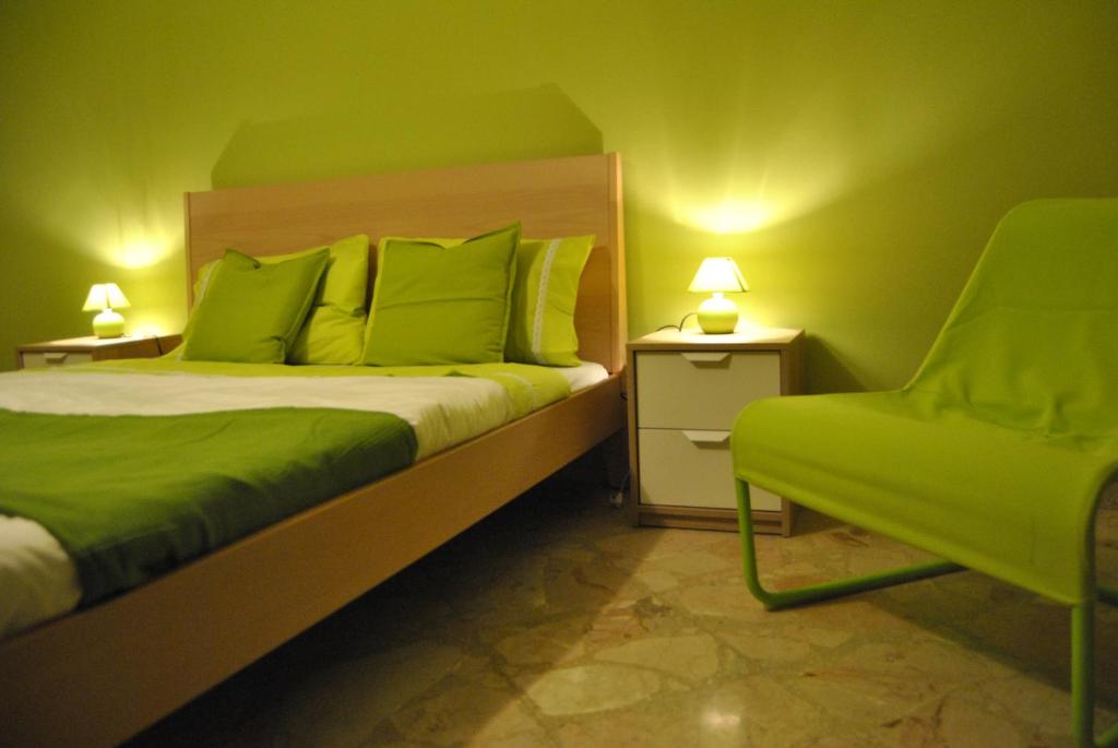 Четырехместный (Четырехместный номер с общей ванной комнатой) отеля Magione Apartment&Rooms, Палермо