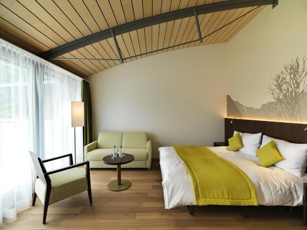 Двухместный (Двухместный номер «Премиум» на крыше с 1 кроватью) отеля Hotel Artos Interlaken, Интерлакен