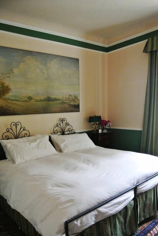 Двухместный (Двухместный номер с 1 кроватью или 2 отдельными кроватями и собственной ванной комнатой) гостевого дома Palazzo Zecchino, Генуя