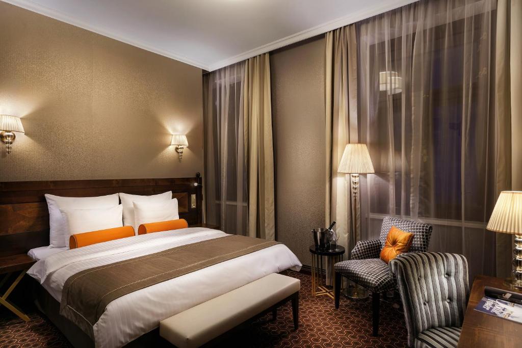 Двухместный (Представительский двухместный номер с 1 кроватью или 2 отдельными кроватями) отеля COSMOPOLITAN Hotel Prague, Прага