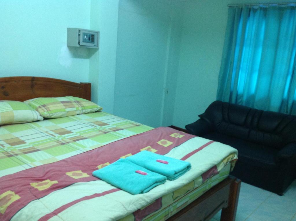 Двухместный (Двухместный номер Делюкс с 1 кроватью и балконом, вид на море) отеля Bambus Motel, Паттайя