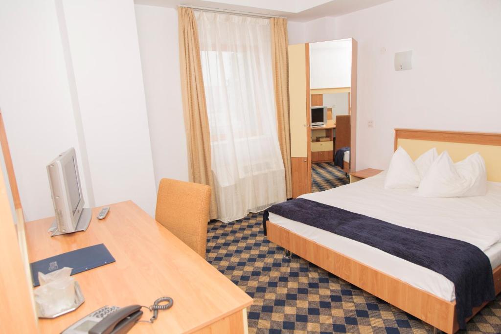 Двухместный (Двухместный номер с 1 кроватью) отеля Plus Hotel, Крайова