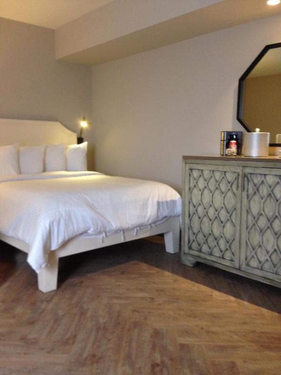 Четырехместный (Номер с 2 кроватями размера «queen-size»), Hollywood Hotel - The Hotel of Hollywood Near Universal Studios