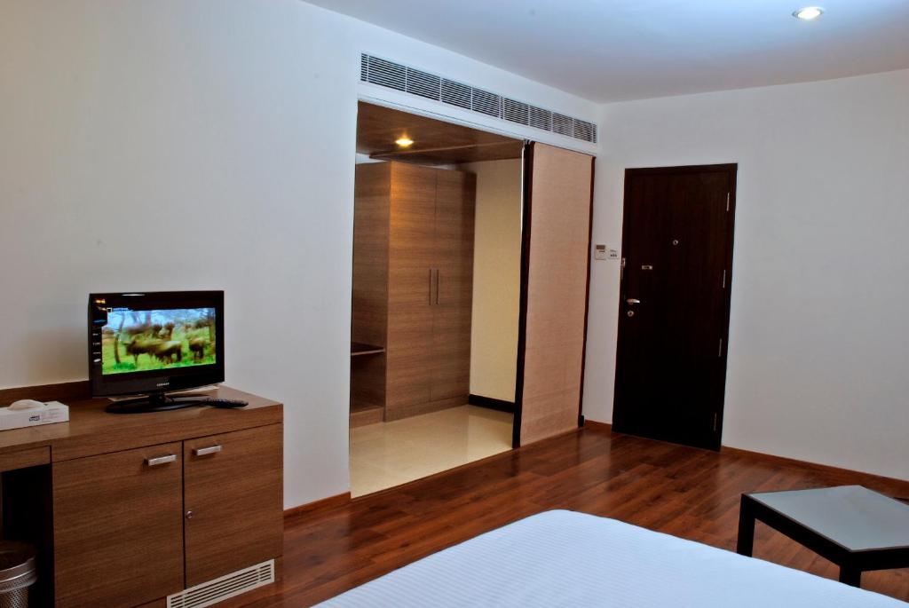 Двухместный (Представительский двухместный номер с 1 кроватью) отеля Arpanaa Hotel, Тируваннамалай