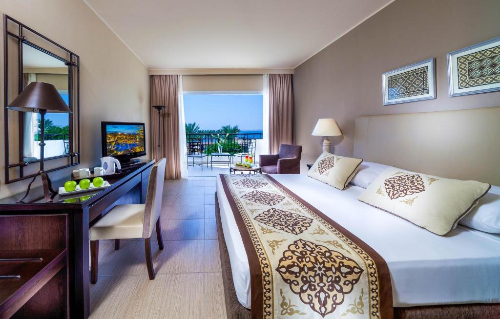 Двухместный (Специальное предложение - Улучшенный номер с видом на море - Только для граждан и постоянных жителей Египта) курортного отеля Jaz Fanara Resort, Шарм-эль-Шейх