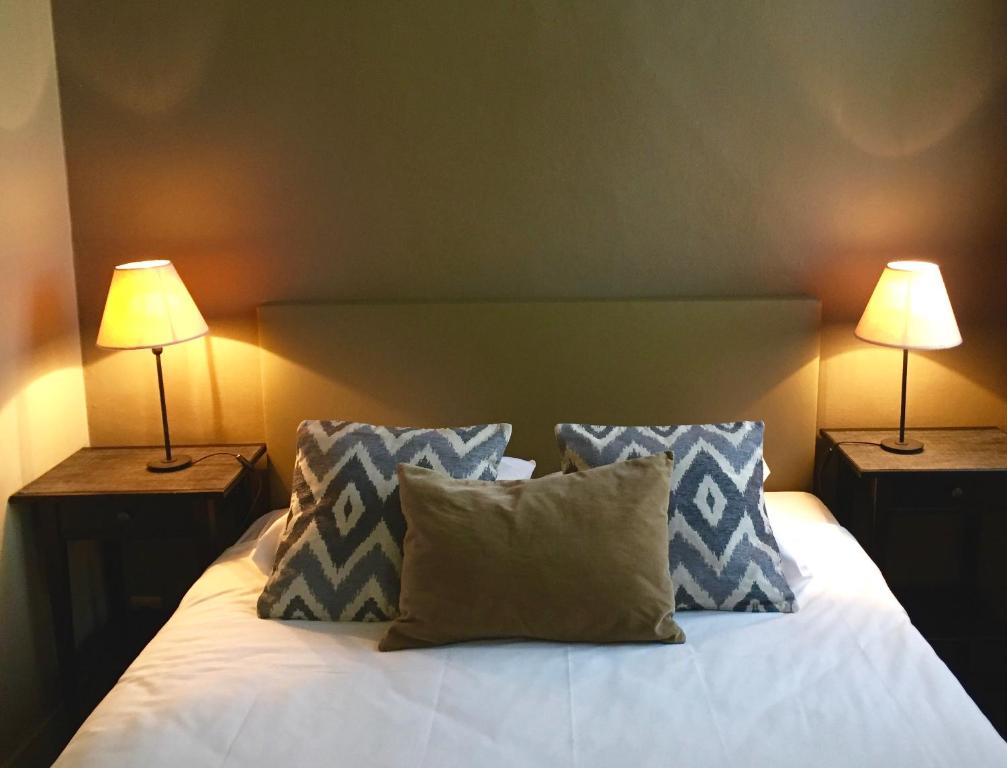 Двухместный (Стандартный двухместный номер с 1 кроватью и общей ванной комнатой) отеля Hotel Graaf Van Vlaanderen, Брюгге
