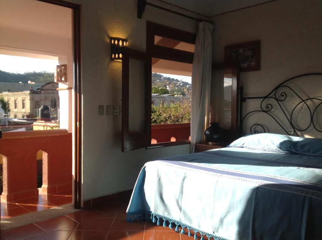 Двухместный (Двухместный номер с 1 кроватью и балконом) отеля Hotel Maela, Оахака-де-Хуарес