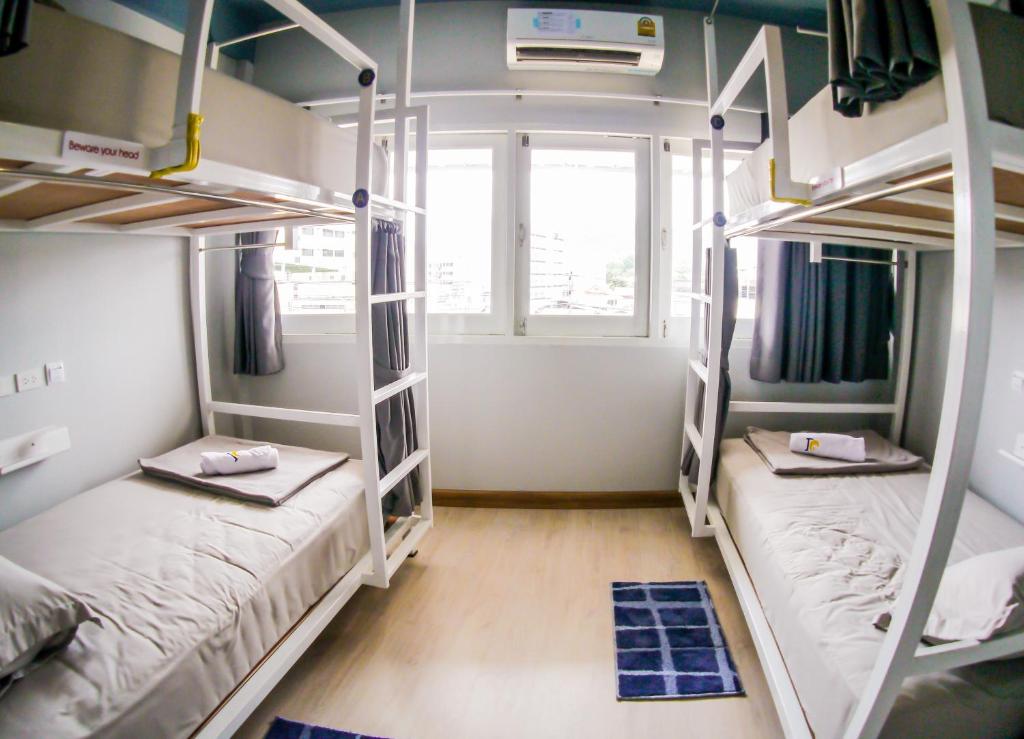 Четырехместный (Четырехместный номер с общей ванной комнатой), The Moon Hostel Huahin