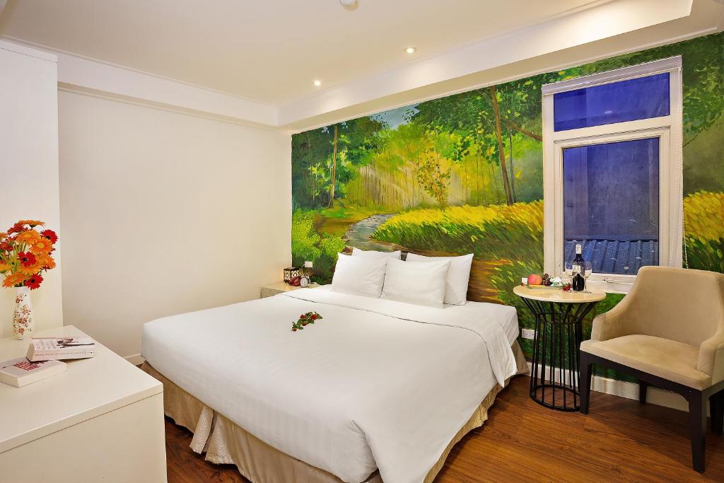 Двухместный (Двухместный номер Делюкс с 1 кроватью) отеля Hanoi La Selva Hotel, Ханой