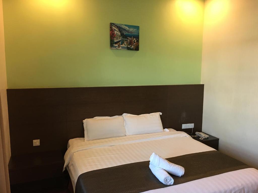 Двухместный (Номер с кроватью размера «king-size») отеля Lintas Plaza Hotel, Кота-Кинабалу