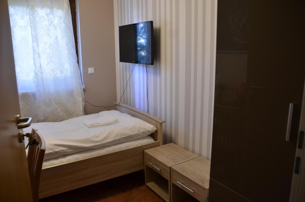 Одноместный (Одноместный номер с основными удобствами и общей ванной комнатой), Pension Sena