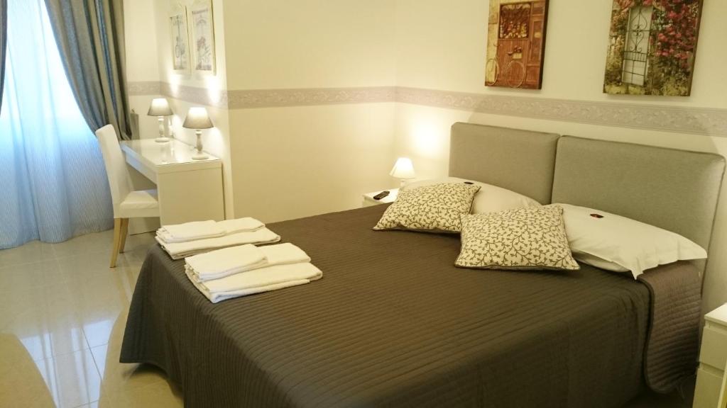 Двухместный (Двухместный номер с 1 кроватью и собственной ванной комнатой) отеля Guantai 30, Неаполь