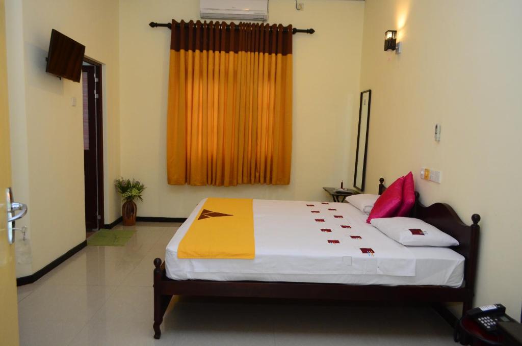 Двухместный (Стандартный двухместный номер с 1 кроватью) курортного отеля Jayasinghe Holiday Resort, Катарагама