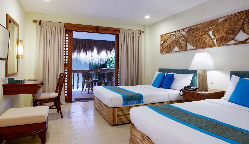 Двухместный (Номер Делюкс) курортного отеля Maribago Bluewater Beach Resort, Мактан