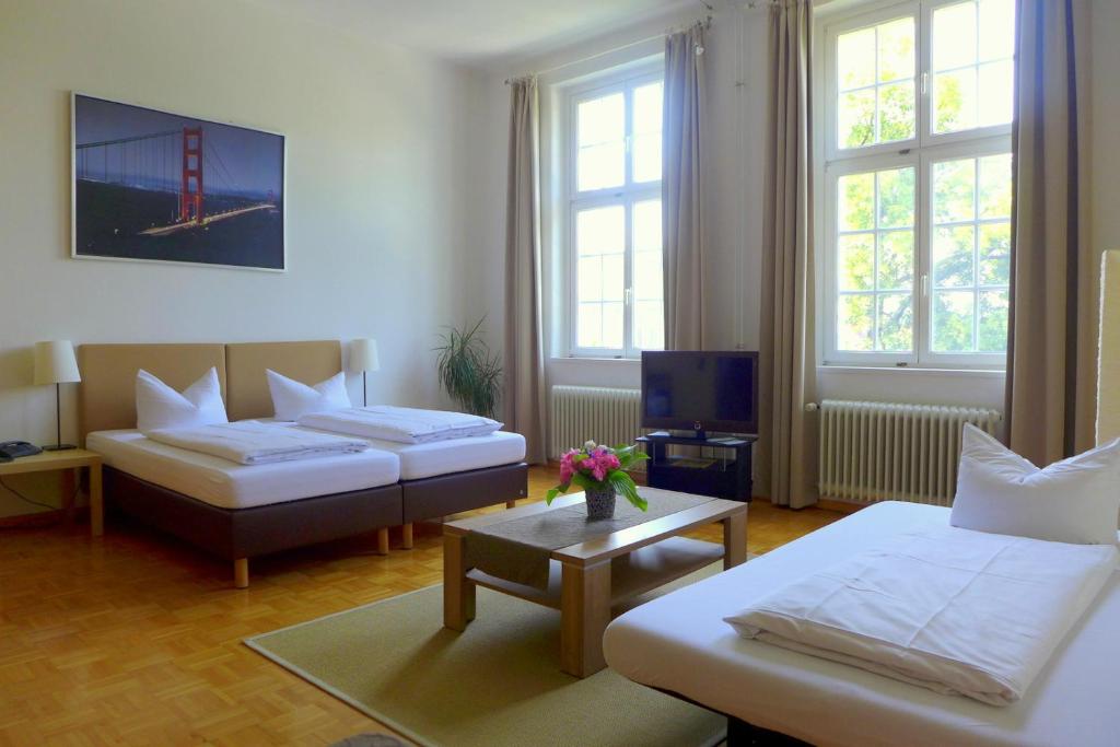 Семейный (Трехместный номер), Apartment Hotel Konstanz