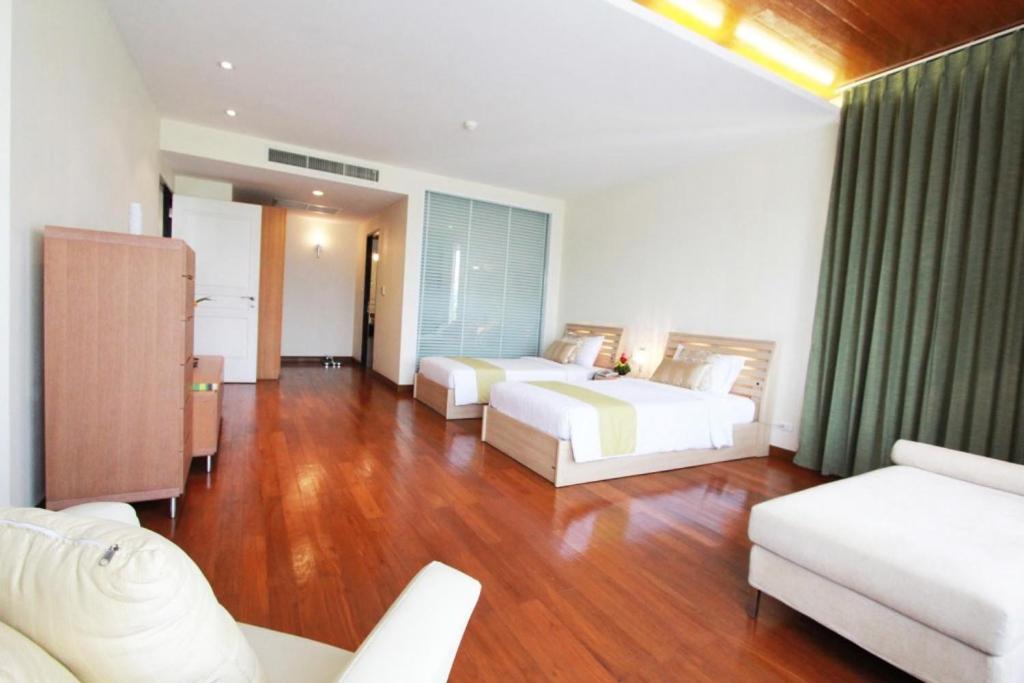 Сьюит (Представительский люкс с 1 спальней) курортного отеля Pattana Golf Club & Resort, Чонбури