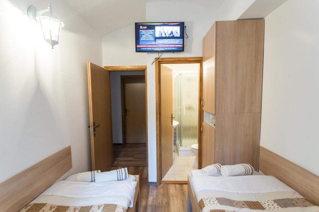 Двухместный (Двухместный номер с 2 отдельными кроватями) гостевого дома Guesthouse BED 4 YOU, Загреб