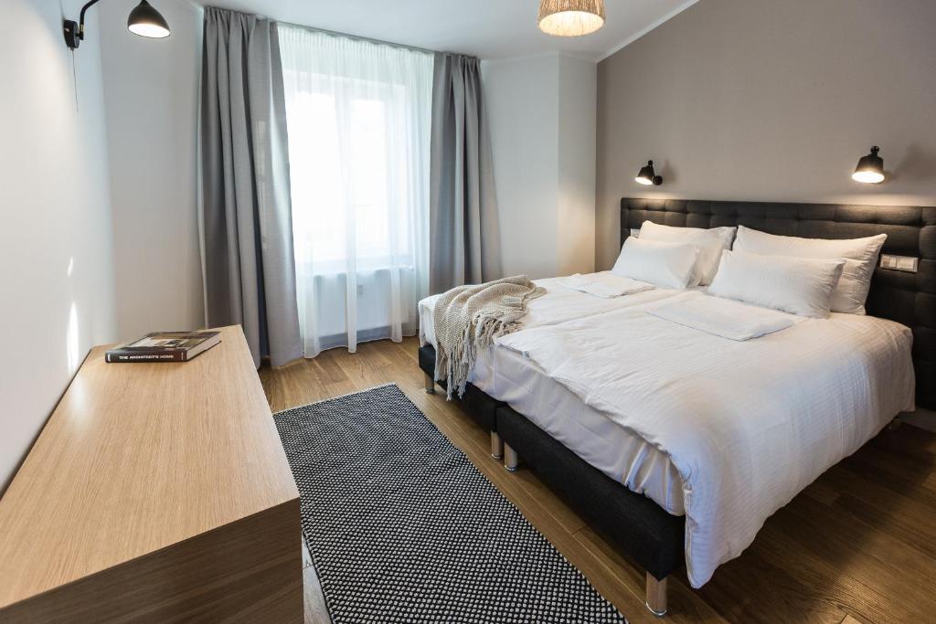 Апартаменты (Апартаменты в пентхаусе с 2 спальнями и террасой), Riga Lux Apartments - Skolas