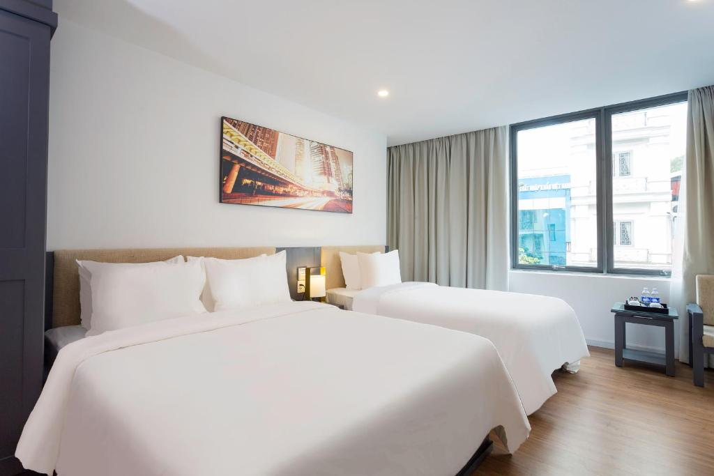 Семейный (Family Suite with City View and Pool Access) отеля Cititel Central Saigon, Хошимин