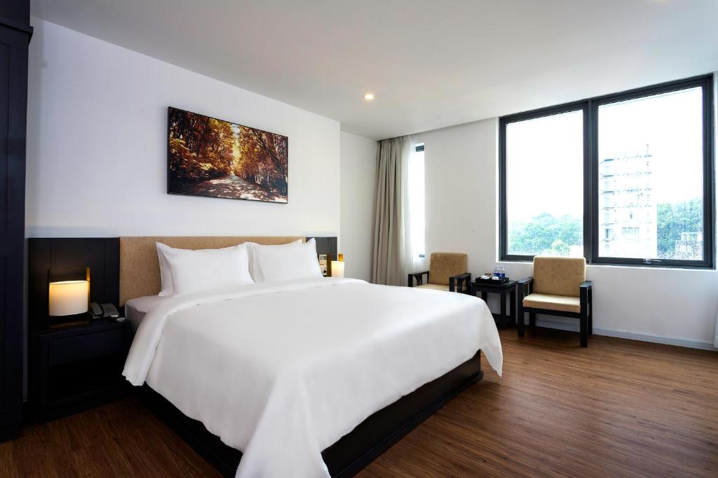 Двухместный (Deluxe Double Room with City View and Pool Access), Cititel Central Saigon