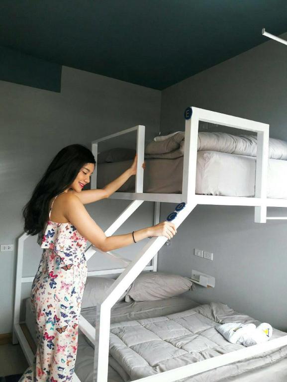Двухместный (Двухместный номер с 1 кроватью или 2 отдельными кроватями, общая ванная комната) хостела The Moon Hostel Huahin, Хуахин