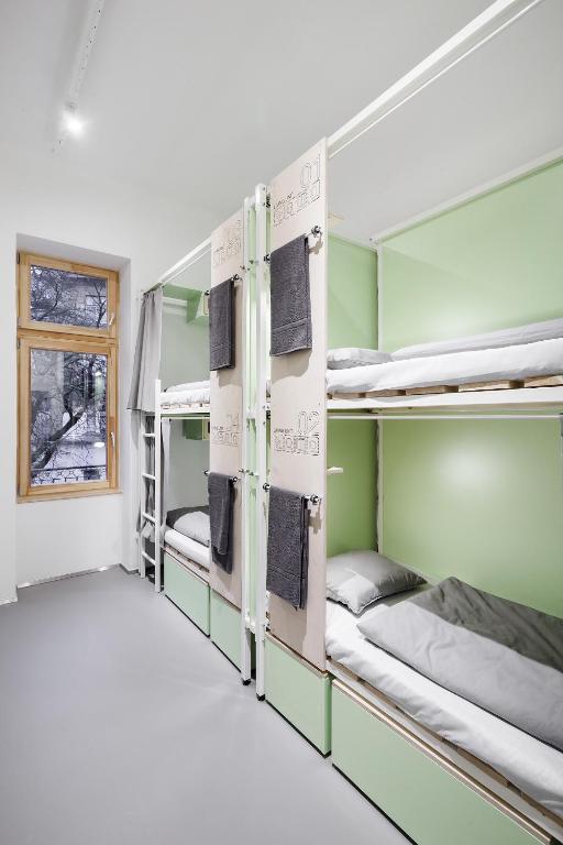 Номер (Кровать в общем 4-местном номере для мужчин и женщин) хостела Flow Hostel, Будапешт