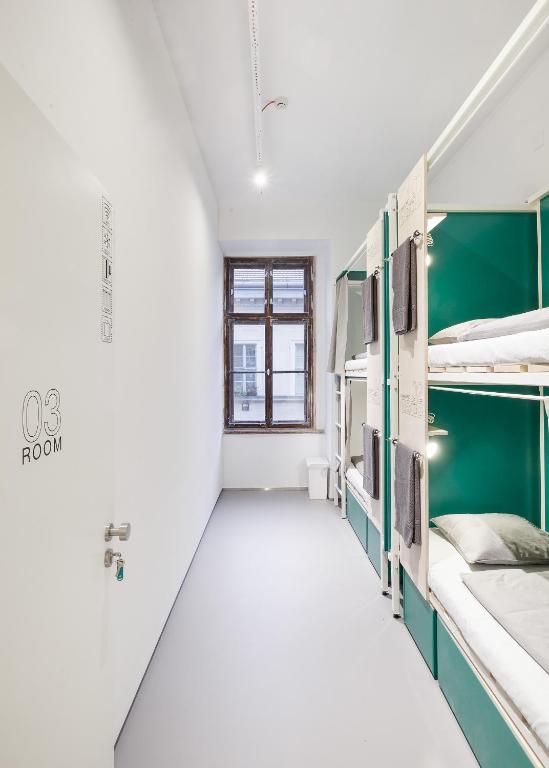 Номер (Кровать в общем 8-местном номере для мужчин и женщин) хостела Flow Hostel, Будапешт