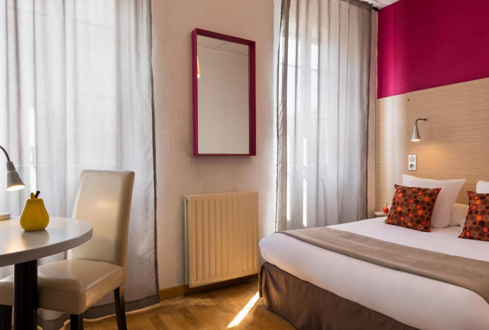 Двухместный (Двухместный номер с 1 кроватью) отеля Hôtel Edmond Rostand, Марсель