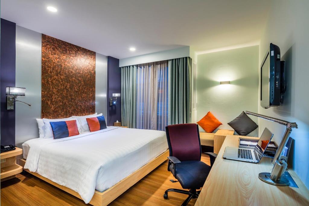 Двухместный (Улучшенный двухместный номер с 1 кроватью) отеля Hotel Solo, Sukhumvit 2, Bangkok, Бангкок